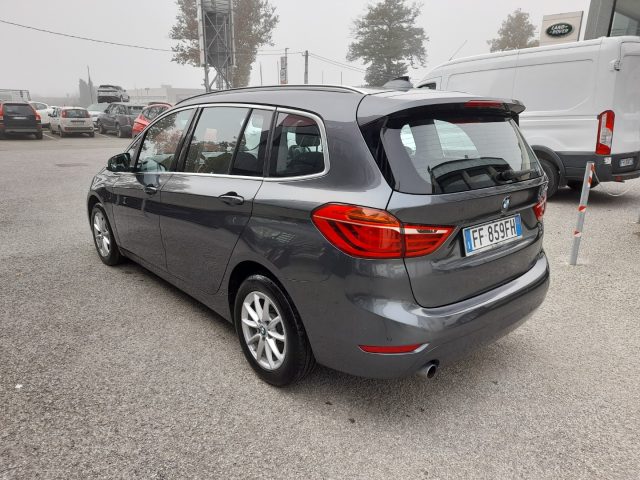 BMW 218 d Active Tourer 7 POSTI Immagine 3