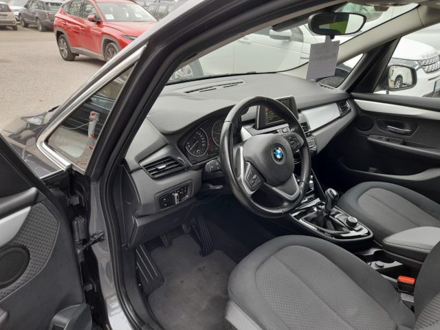 BMW 218 d Active Tourer 7 POSTI Immagine 4