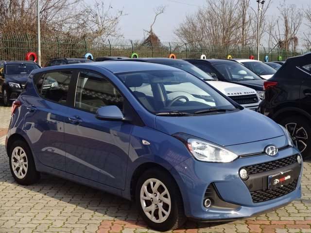 HYUNDAI i10 1.0 Classic econext Gpl ADATTA X NEOPATENTATI Immagine 2