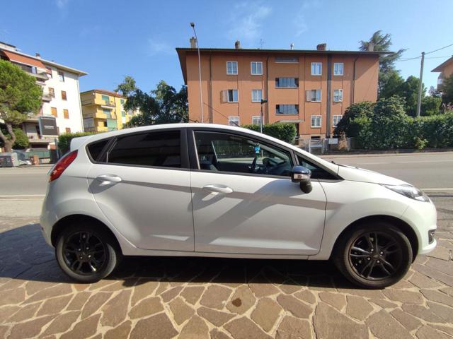 FORD Fiesta black and white Immagine 4