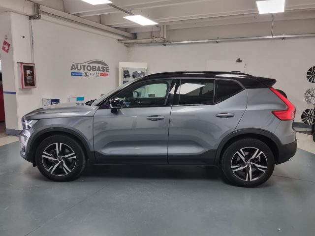 VOLVO XC40 D4 AWD Geartronic R-design Immagine 3