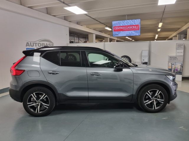 VOLVO XC40 D4 AWD Geartronic R-design Immagine 4