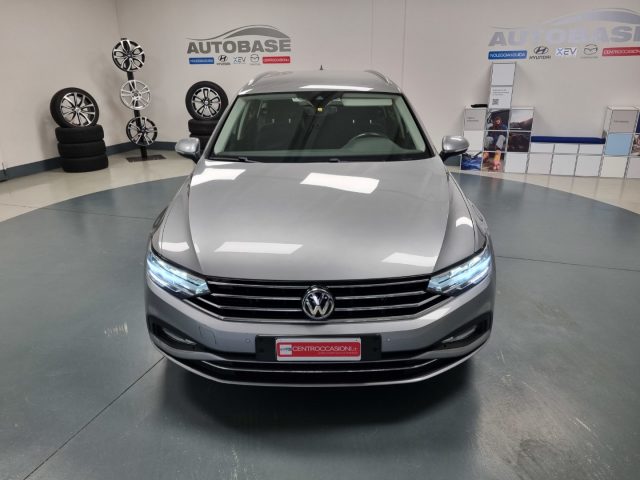 VOLKSWAGEN Passat Variant 2.0 TDI SCR EVO DSG Business Immagine 1