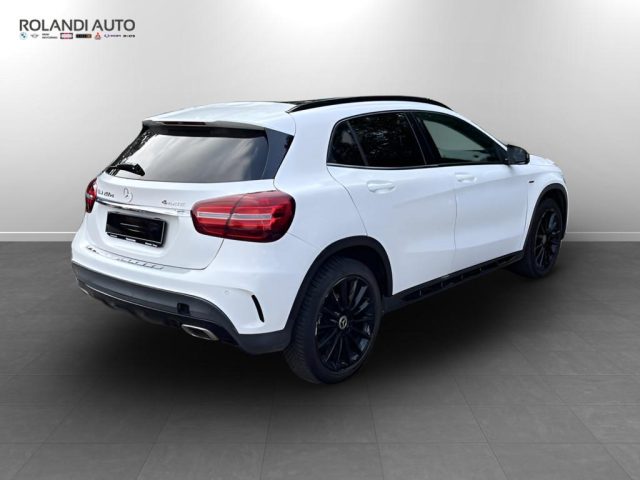 MERCEDES-BENZ GLA 200 d Night Edition 4matic auto Immagine 1