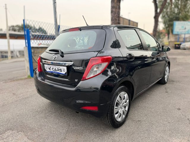 TOYOTA Yaris 1.0 5 porte Active *NEOPATENTATI* Immagine 3