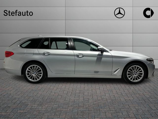 BMW 530 d xDrive 249CV Touring Business Immagine 1