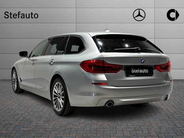 BMW 530 d xDrive 249CV Touring Business Immagine 4