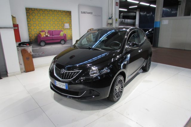 LANCIA Ypsilon 1.0 FireFly 5 porte S&S Hybrid Ecochic Silver Immagine 0