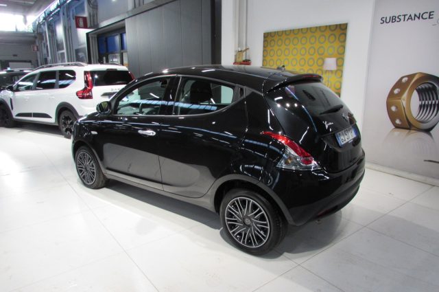 LANCIA Ypsilon 1.0 FireFly 5 porte S&S Hybrid Ecochic Silver Immagine 2