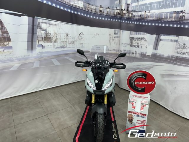 HONDA X-ADV 750 ABS Immagine 1