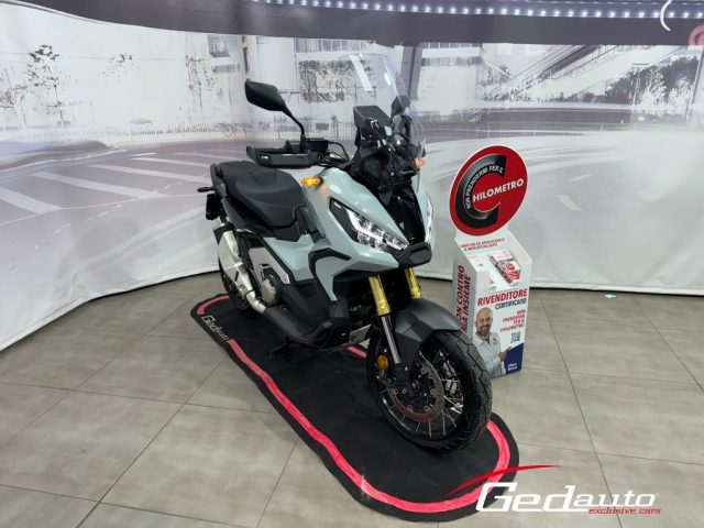 HONDA X-ADV 750 ABS Immagine 3