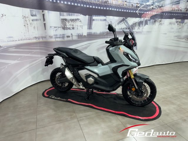 HONDA X-ADV 750 ABS Immagine 4