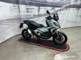 HONDA X-ADV 750 ABS