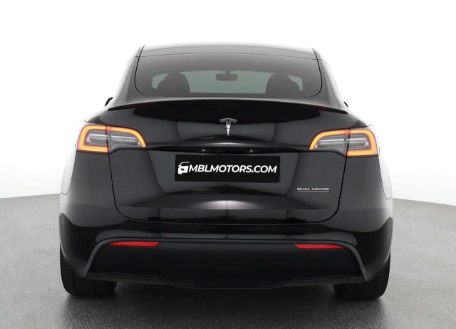 TESLA Model Y PERFORMANCE AWD Immagine 4