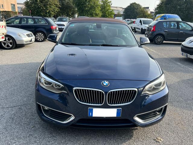 BMW 218 d Cabrio Luxury automatica Immagine 1