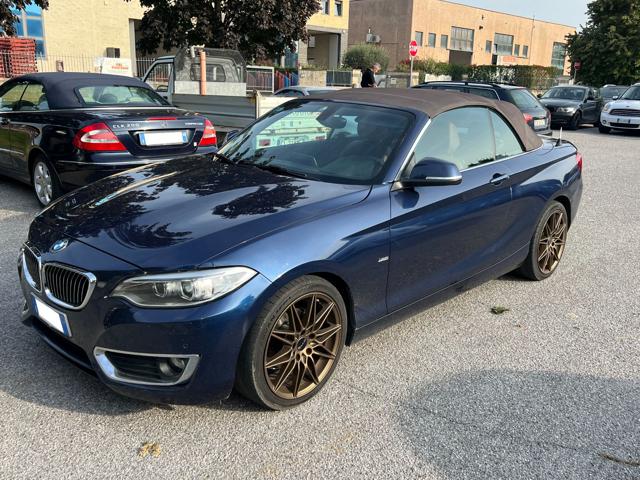 BMW 218 d Cabrio Luxury automatica Immagine 0