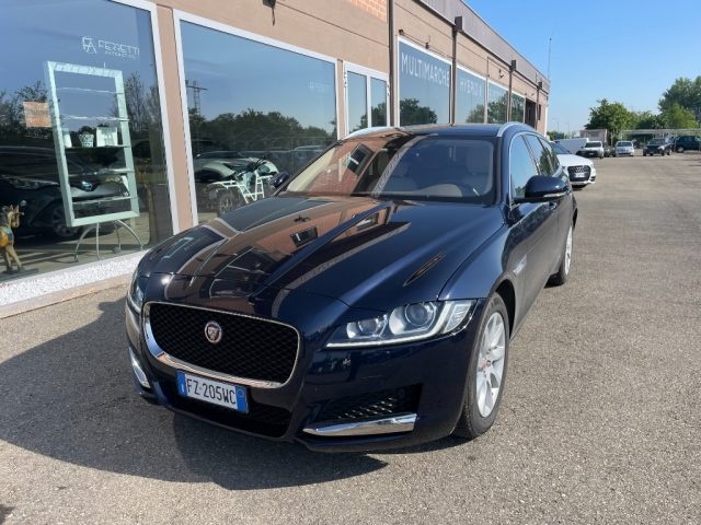 JAGUAR XF Sportbrake 2.0 D 180 CV AWD aut. Chequered Flag Immagine 0