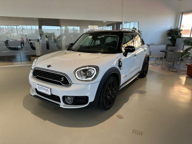 MINI Countryman 1.5 Cooper SE Hype Countryman ALL4 Automatica Immagine 0