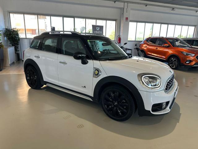 MINI Countryman 1.5 Cooper SE Hype Countryman ALL4 Automatica Immagine 3