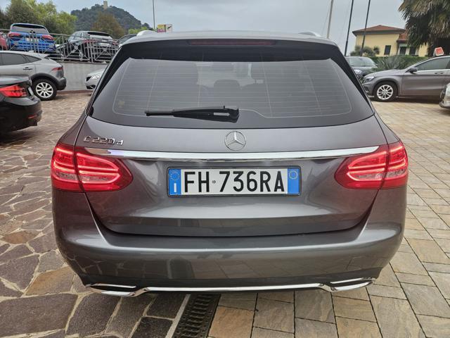 MERCEDES-BENZ C 220 d S.W. Auto Sport Immagine 3