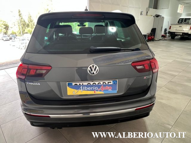 VOLKSWAGEN Tiguan 2.0 TDI SCR DSG 4MOTION Advanced BMT R-LINE Immagine 4