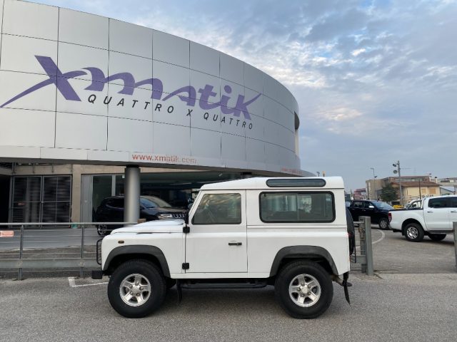 LAND ROVER Defender 90 2.2 TD4 Station Wagon N1 4 POSTI GANCIO Immagine 3