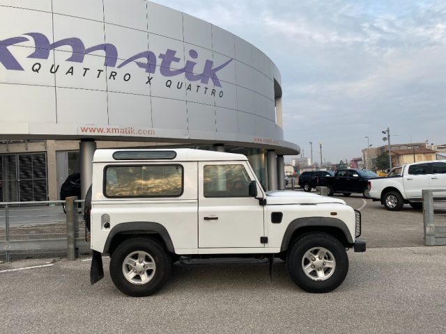 LAND ROVER Defender 90 2.2 TD4 Station Wagon N1 4 POSTI GANCIO Immagine 1