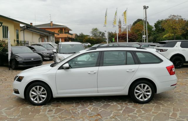 SKODA Octavia 2.0 TDI SCR 150 CV DSG Wagon Executive Immagine 1