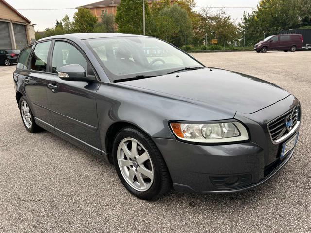 VOLVO V50 D2 POLAR Bellissima Buone Condizioni Generali Immagine 0