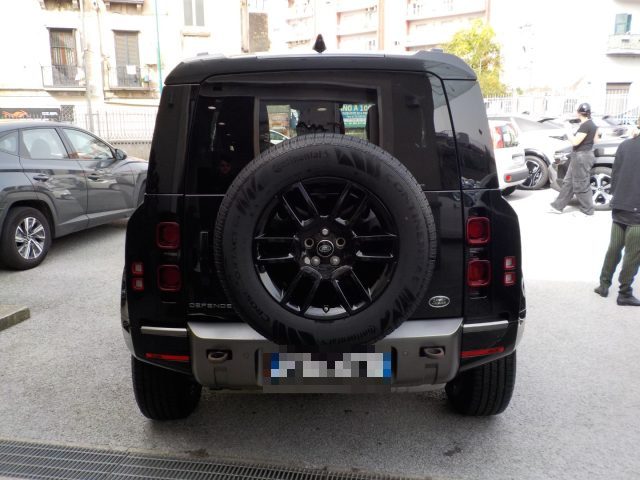 LAND ROVER Defender 90 3.0D I6 200 CV AWD Auto X-Dynamic S Immagine 3