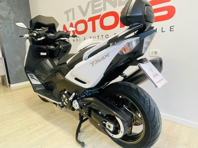 YAMAHA T Max 530 BLACK WHITE Immagine 2