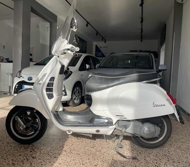 PIAGGIO Vespa GTS 300 Super Super Immagine 3