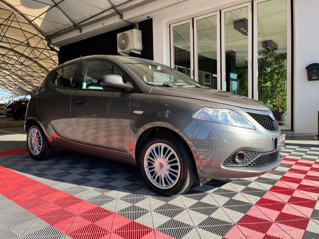 LANCIA Ypsilon 1.0 FireFly 5 porte Ecochic Silver *IBRIDA* Immagine 2