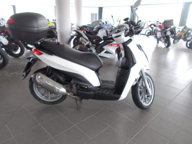 PIAGGIO Carnaby Cruiser 300 . Immagine 1