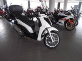 PIAGGIO Carnaby Cruiser 300 .