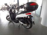 PIAGGIO Carnaby Cruiser 300 .