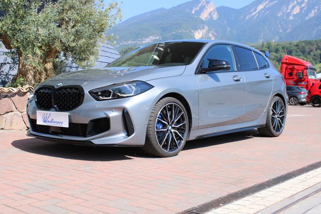 BMW M135 i xDrive M Performance-SEDILI M Immagine 1