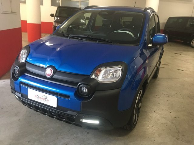 FIAT Panda 1.0 Hybrid Pandina Cross Immagine 0