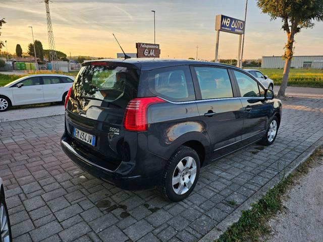 PEUGEOT 5008 1.6 e-HDi 112CV Stop&Start cambio robotizzato Allu Immagine 4