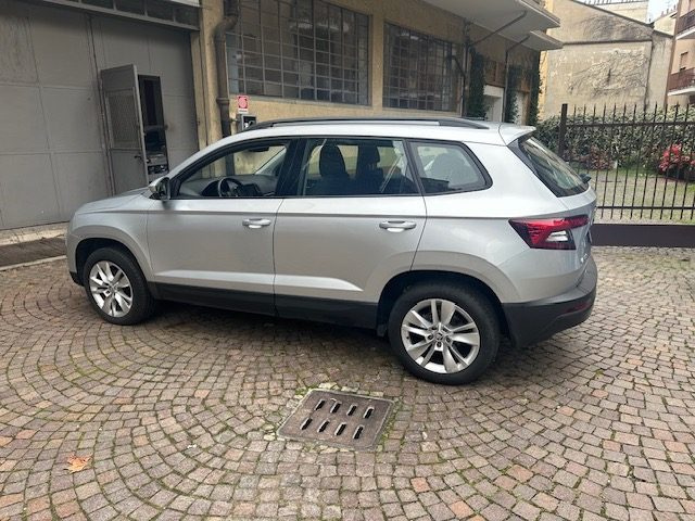 SKODA Karoq 1.6 TDI SCR DSG Executive Immagine 4