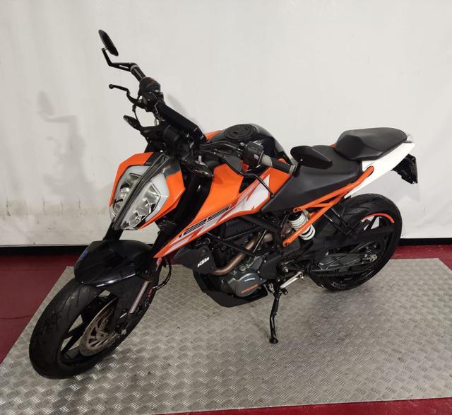 KTM 125 Duke ABS Immagine 1