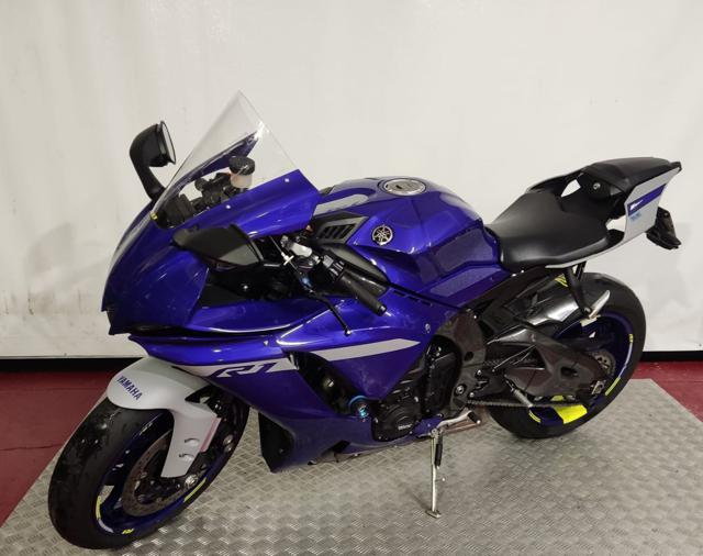 YAMAHA YZF R1 2020 Immagine 1