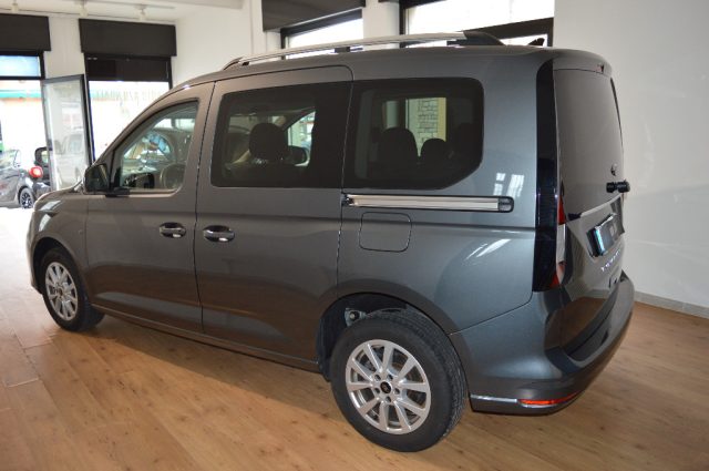 FORD Tourneo Connect 2.0 EcoBlue 122 CV Powershift Titanium Immagine 2