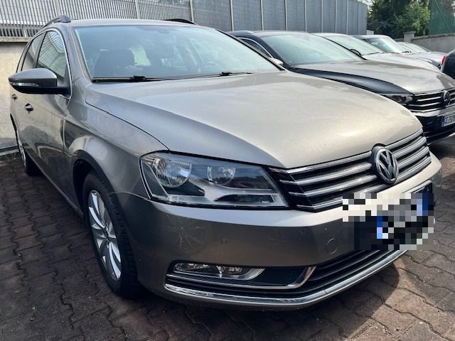 VOLKSWAGEN Passat 2.0 TDI Highline BlueM.Tech. Immagine 2