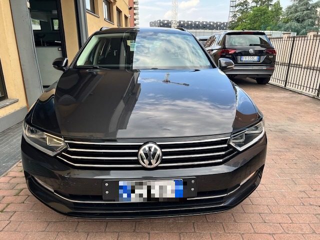 VOLKSWAGEN Passat 1.6 TDI SCR DSG Business BMT Immagine 1