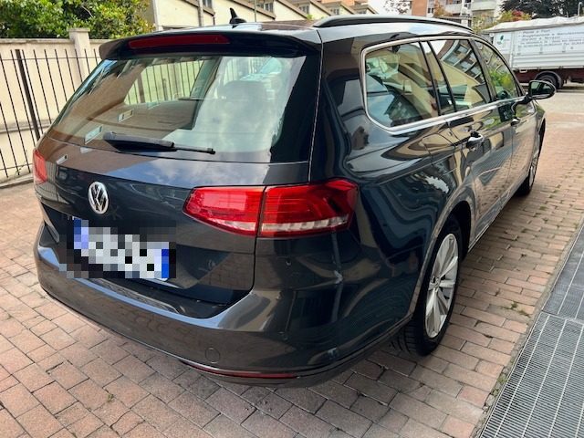 VOLKSWAGEN Passat 1.6 TDI SCR DSG Business BMT Immagine 3