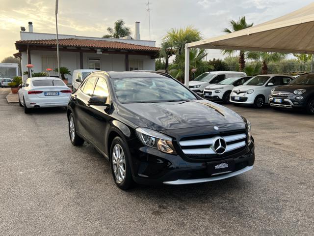 MERCEDES-BENZ GLA 200 d Automatic 4Matic Sport Immagine 0