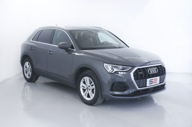 AUDI Q3 35 TDI quattro S tronic  Fari LED/ Gancio traino Immagine 3