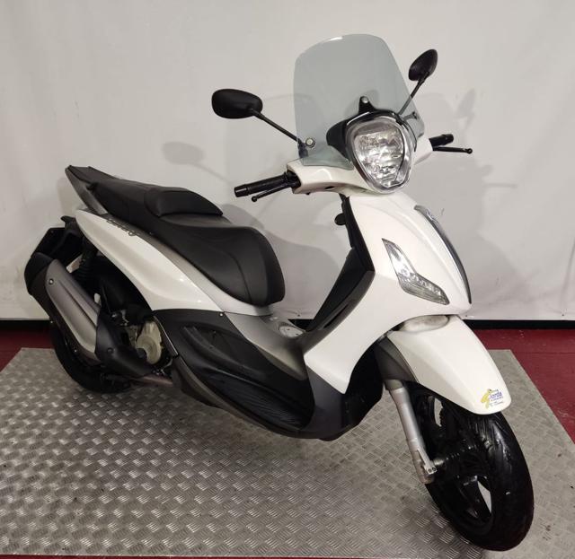 PIAGGIO Beverly 350 SPORT TOURING Immagine 0