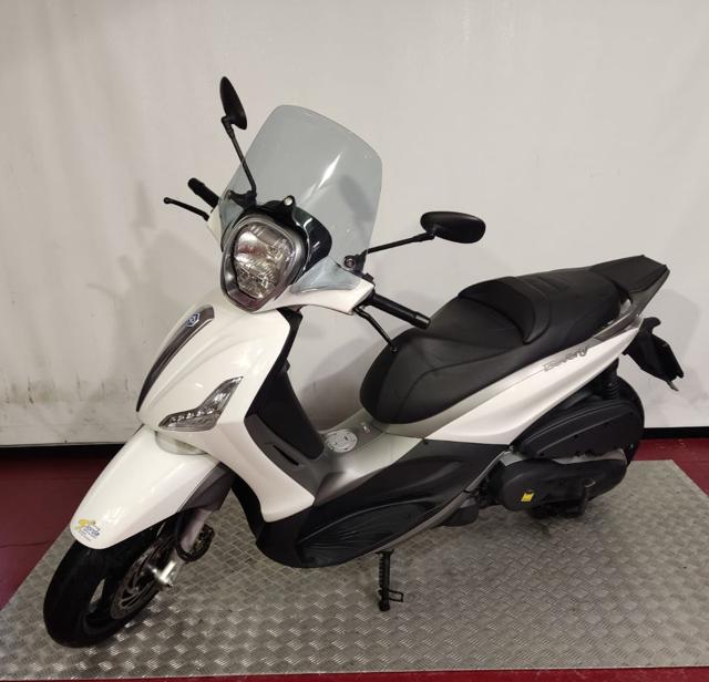 PIAGGIO Beverly 350 SPORT TOURING Immagine 1